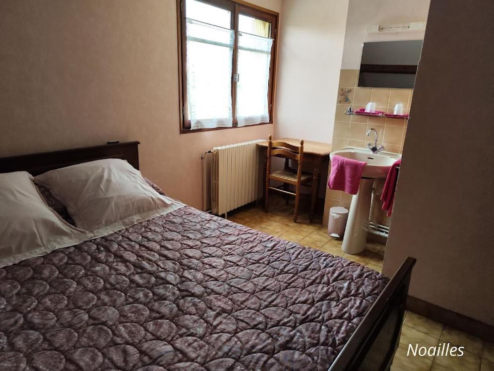 A L'Etape De La Ferme Bed and Breakfast Noailles  Exteriör bild